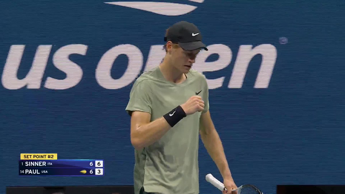 Sinner surges and takes the first! Down 4-1, he comes back to take it in a tiebreaker.