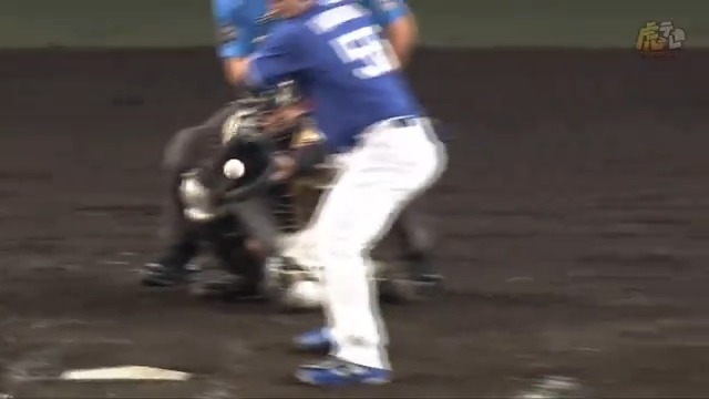 インコースへズバッ！4回表、髙橋投手は4番細川選手を見逃し三振、ピンチを切り抜ける！ #hanshin #虎テレ #阪神タイガース #ARE_GOES_ON