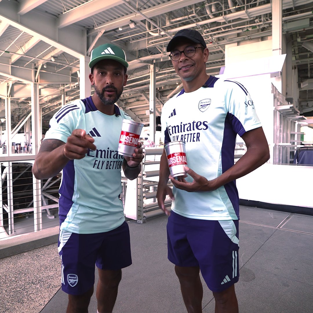Just a couple of Arsenal legends giving our LA supporters an unforgettable experience at SoFi Stadium ❤️ 🤝 Ball Corporation