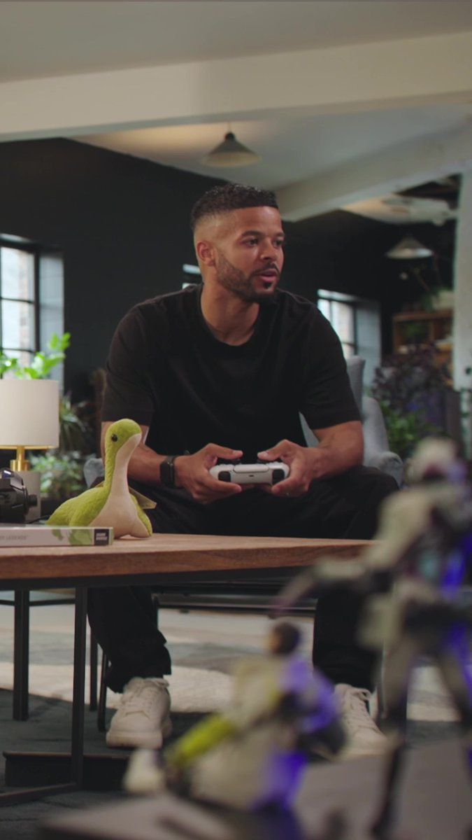 England footballers Tyrone Mings & Jordan Pickford sat down with Jeremy Lynch to play Trios Revival and discuss second chances in their careers & life, as they got their second chances in-game by respawning back into the action.