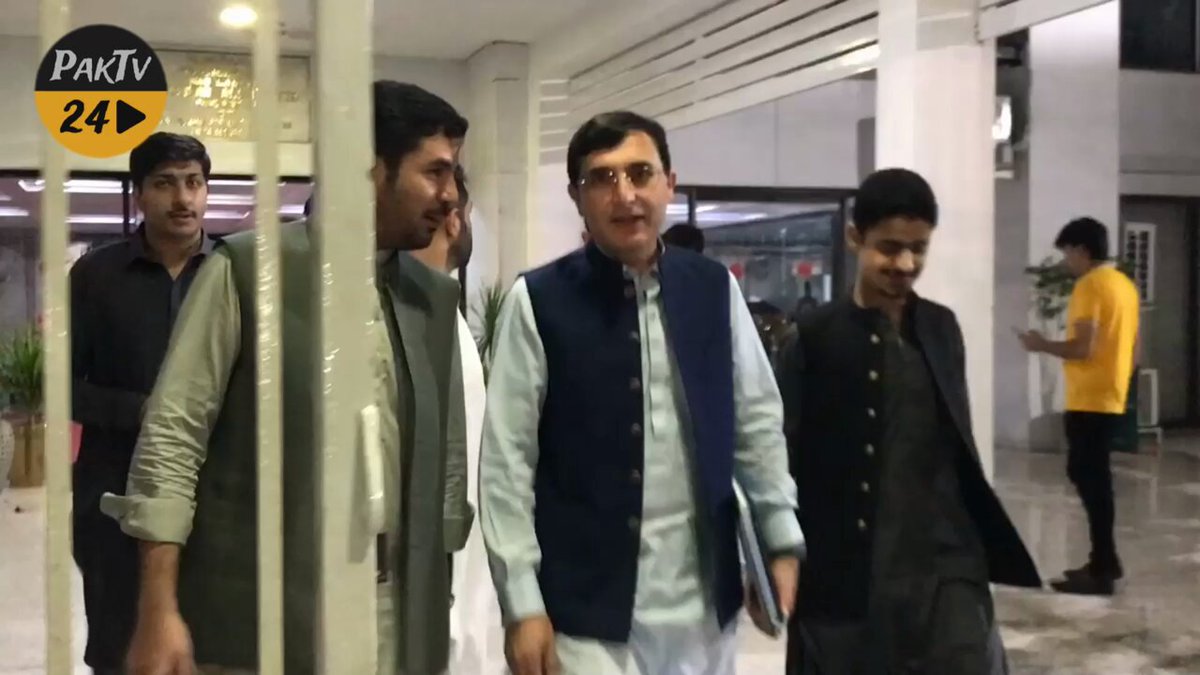 برسٹر گوہر کو پارٹی کا چیئرمین نہیں ہونا چاہیے اس بندے نے جتنا ہماری پارٹی کو نقصان دیا ہے شاید کسی نے نہیں دِیا