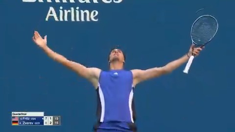 ALEXANDER ZVEREV WENT AROUND THE NET TO WIN THIS POINT 😱