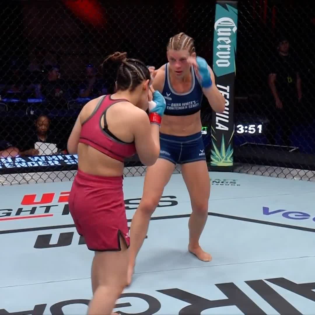 La repetición de esta BELLEZA! Contrato firmado Yuneisy Duben 🇻🇪 #DWCS