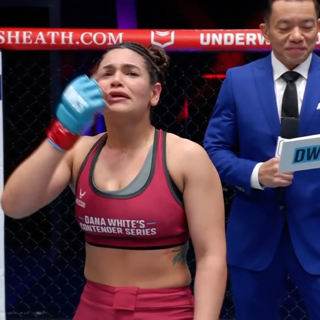 IMPRESIONANTE Yuneisy Duben noquea a Shannon Clark en round 1 y se lleva el contrato 🇻🇪🥺 #DWCS