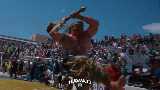 No place in the world like Hawai‘i. #BRADDAHHOOD x #GoBows