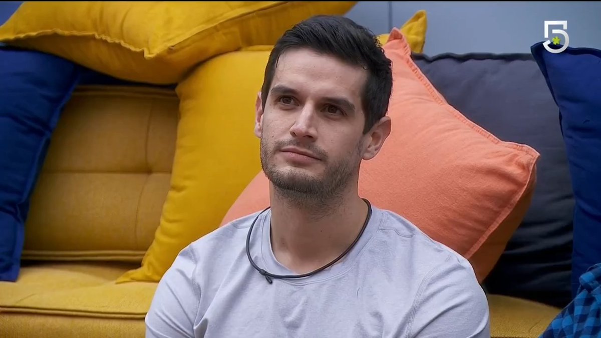 #AdriánMarcelo aclara la polémica ante comentarios hechos el domingo pasado y las cosas salen de control 😱🤯 #LaCasaDeLosFamososMx, de lunes a viernes 10:00 p.m. por #El5, domingos, 8:30 p.m. por #LasEstrellas y 24/7 por #VIX 📺📱