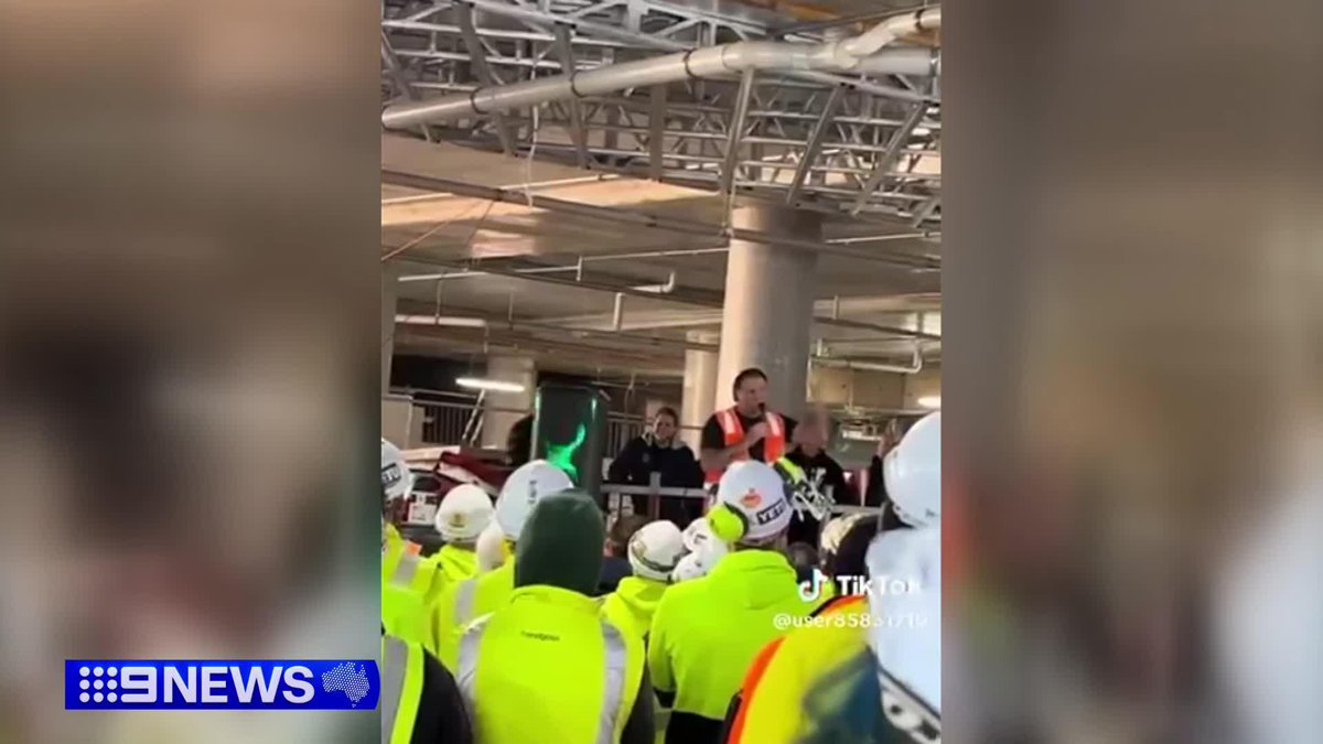Ex-union boss John Setka has embarrassed both the state and federal governments, by showing up unannounced at Labor's new Footscray Hospital development. He addressed workers at the site, stepping up his attacks against the Prime Minister. Reid Butler #9News