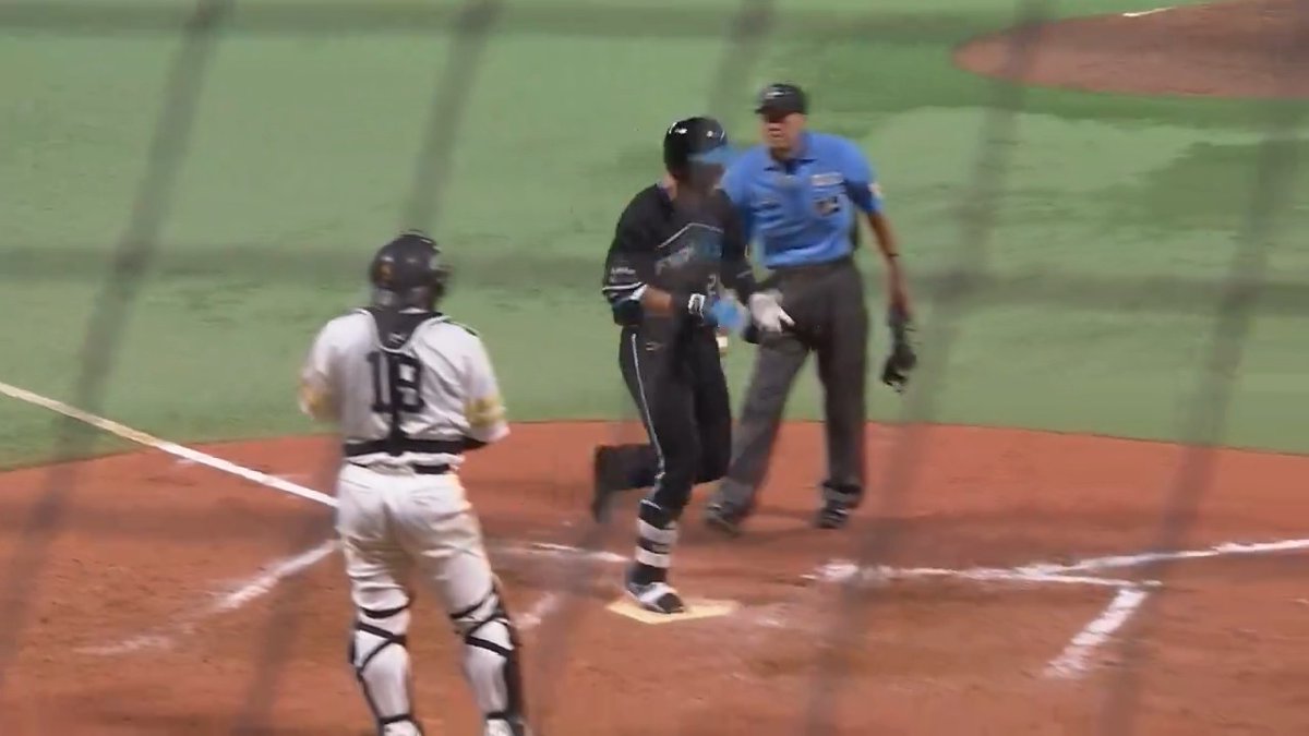 9回に一挙6点‼️ 北海道日本ハム #水谷瞬 選手が勝ち越しタイムリーヒット👏 続く #清宮幸太郎 選手が第11号2ランホームラン🌈 #lovefighters 👇ライブ配信はこちら!