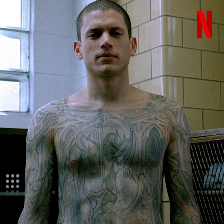 Él se tatuó el mapa y nosotros la escena. Todas las temporadas de 'Prison Break' ya están disponibles.