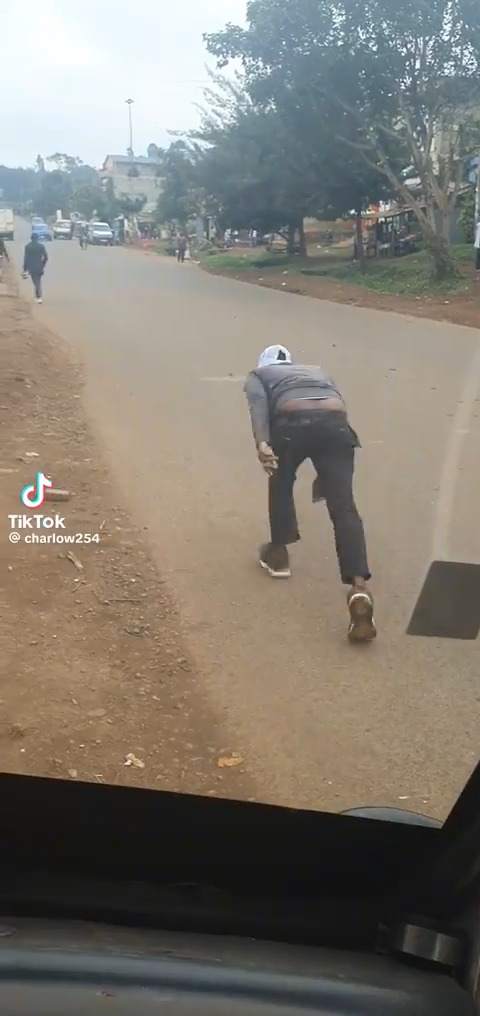 Amelewa kutoka kwa waist kwenda juu 😂😂