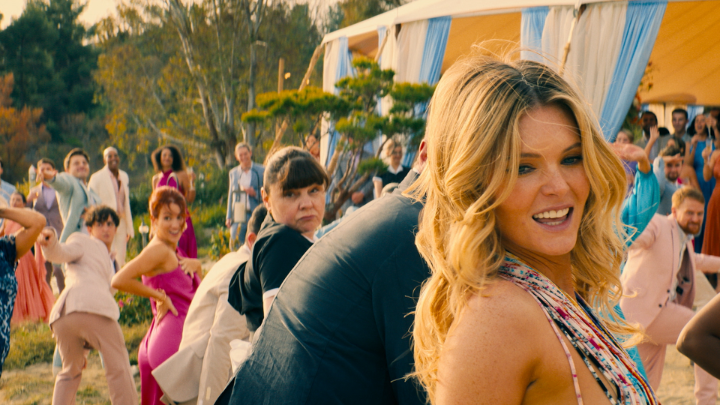 Every frame of The Perfect Couple opening credits is perfect.