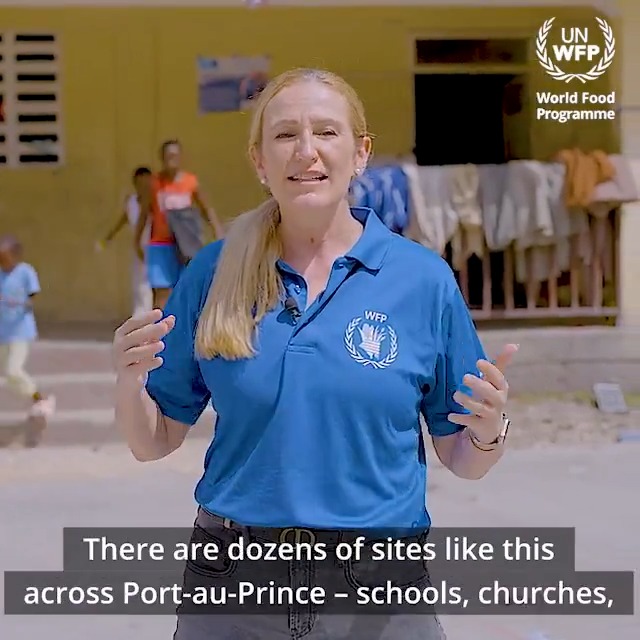 In #Haiti nearly 600,000 people are displaced by violence. Half are children. Living in difficult conditions, those under age five are among the most vulnerable to malnutrition. Here's how WFP Haiti (PAM) 🕊️ and our partners are responding.