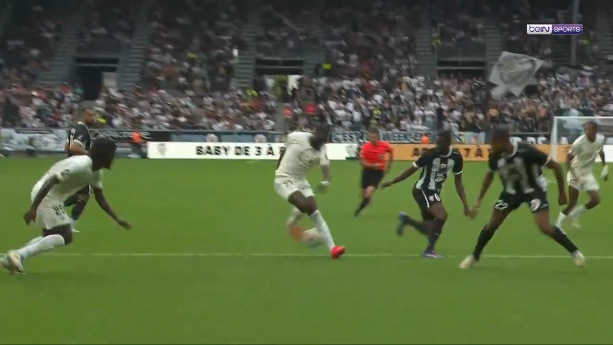 👀 Tanguy Ndombele'den klas asist! #Ligue1McDonalds