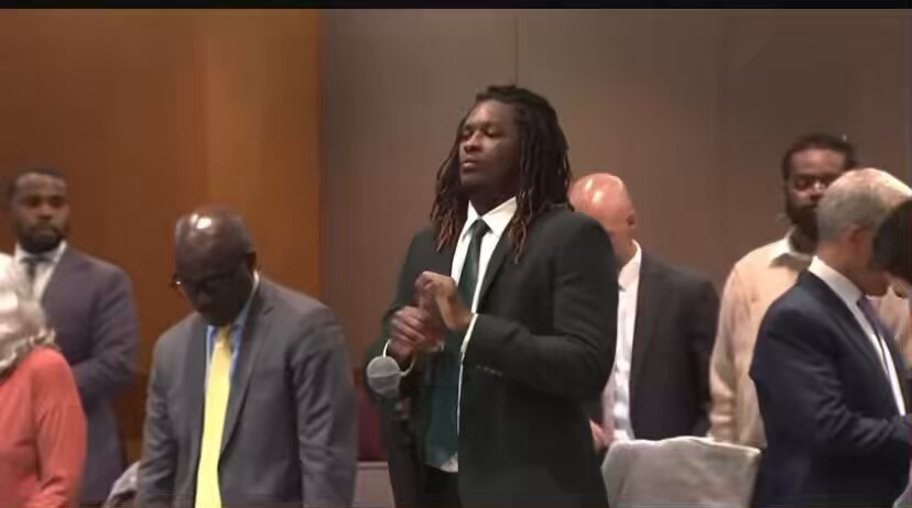 First break in court after the news of RICH HOMIE BABY! had passed. Can’t imagine the memories that will flash in #YoungThug mind tonight as he tries to rest in a place that prevents him from showing his condolences and emotions! Praying that he doesn’t wrestle with the words unspoken! RIP #RichHomieQuan 💔🕊️ #Ysltrial