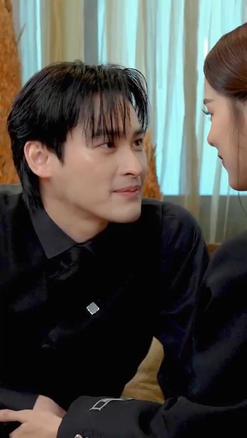 ฝ่าฟันอุปสรรคมากมายกว่าจะได้รักกัน แต่นั่นแค่จุดเริ่มต้นความบันเทิง มาดูกันว่าชีวิตหลังแต่งงานของพี่สรุจกับชีวันจะแฮปปี้แค่ไหน คำเตือน อย่าพลาดคำคมท้ายคลิป #ละครสั้นตึกเตย ตอนพิเศษ #ดวงใจเทวพรหม #พรชีวัน #เก้าพีพี