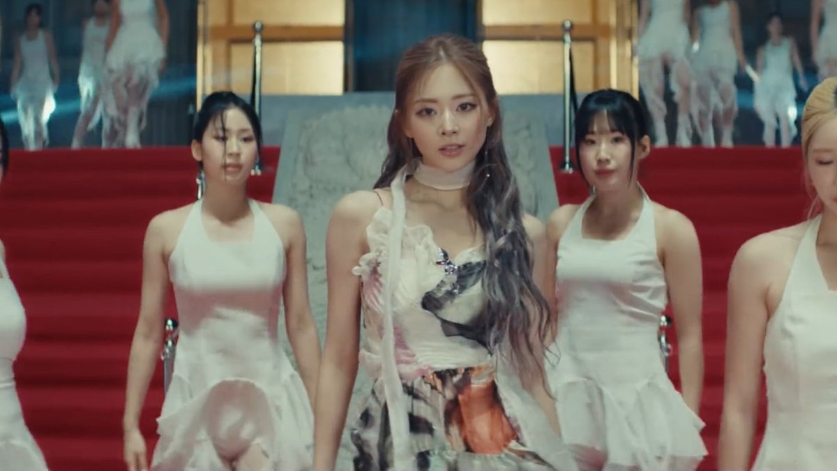 SOLOIST CHOU TZUYU IS HERE