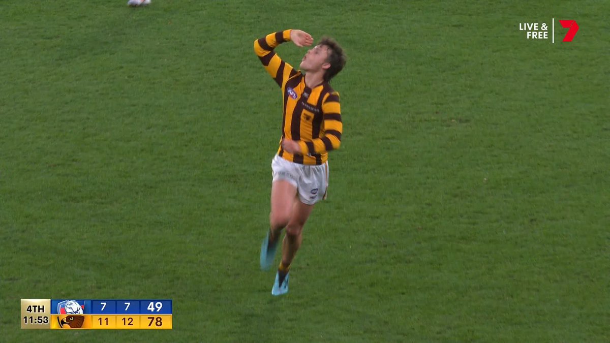 Of course that was going to be Jack Ginnivan's celebration after kicking the goal 😂