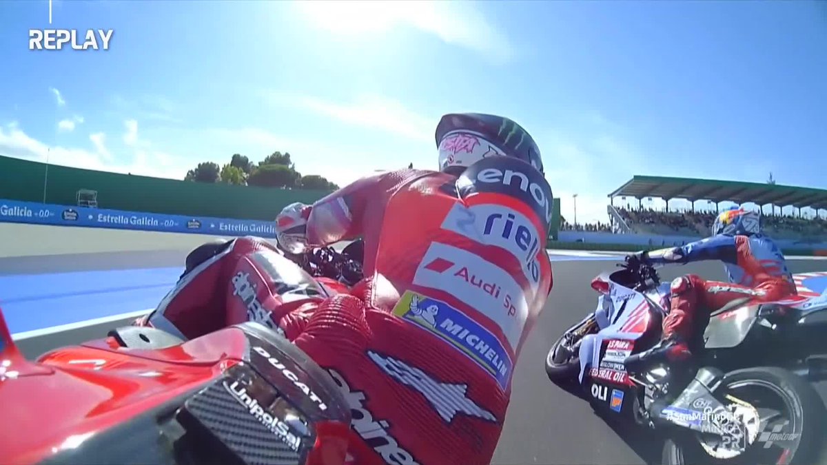 Shaking his head after that encounter 🫨 Enea Bastianini was not too happy with Alex Márquez here 💢 #SanMarinoGP 🇸🇲