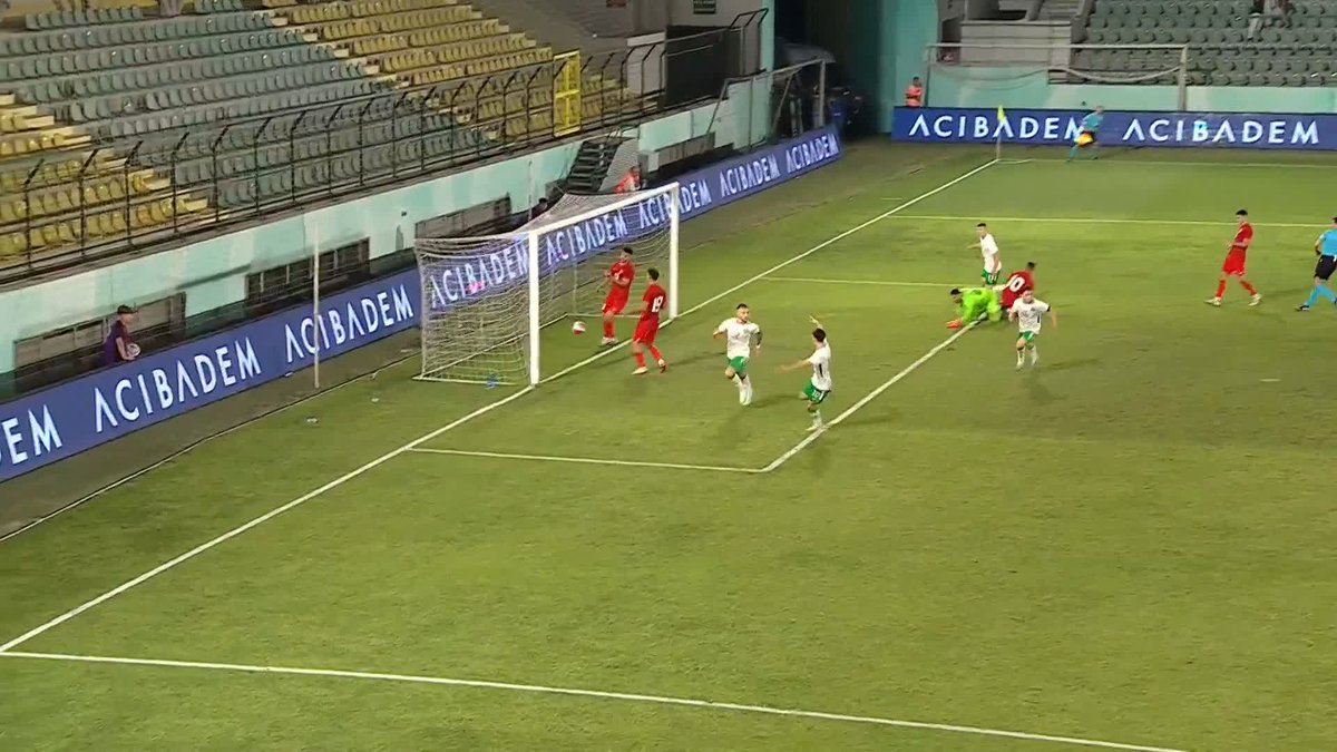 The Sam Curtis goal that secured the Ireland U21s a hugely important 1-0 win away to Turkey 🇮🇪🙌 #COYBIG