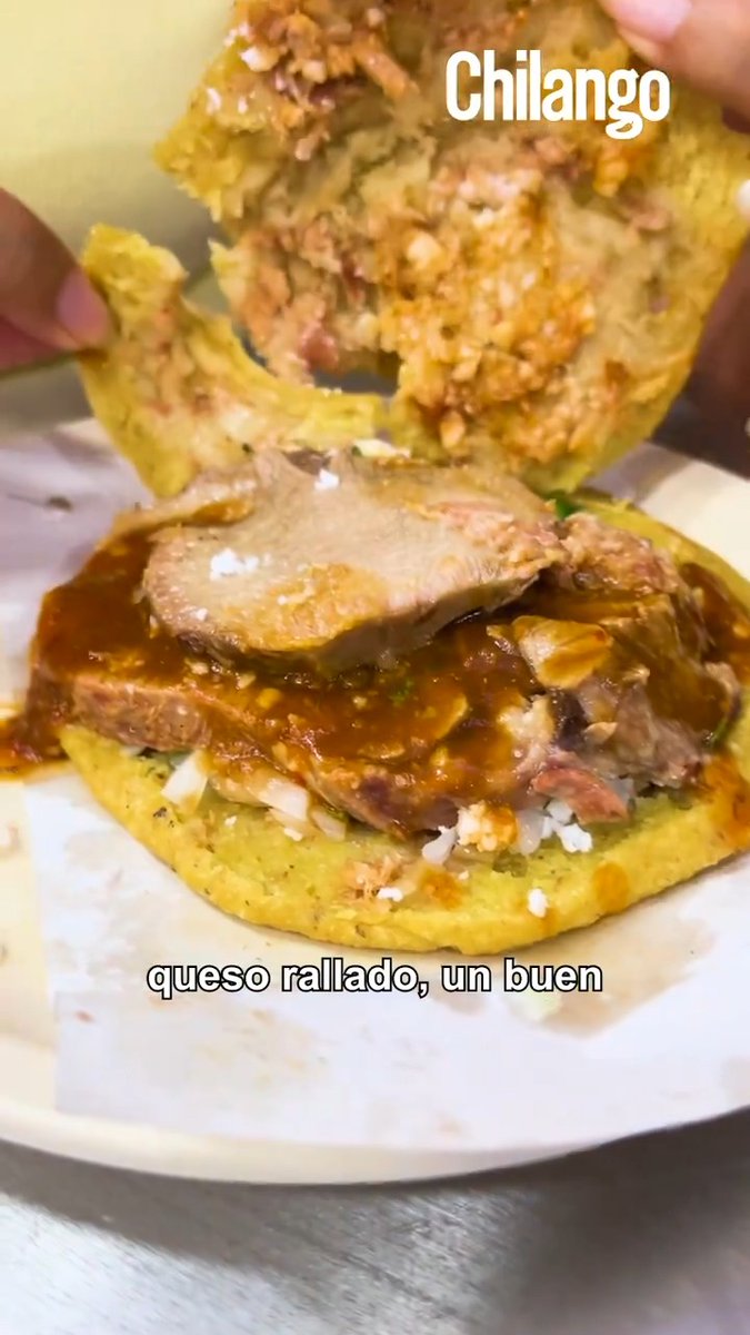 Nos fuimos a probar estas gorditas de lengua y, en efecto, es arte. 👅 ¿se te antojaron? ¡Vete a probarlas! 📍 Giotto 2A, Mixcoac #Chilango #cdmx #grasabroso