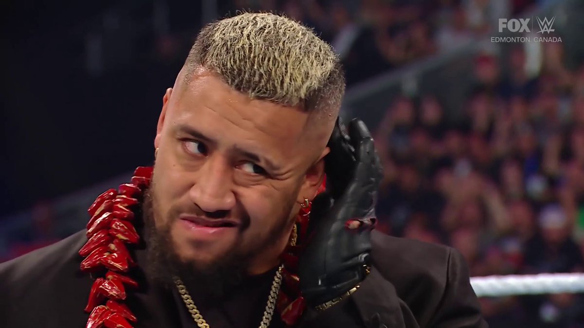 Roman chants are getting to Solo 👀 #SmackDown