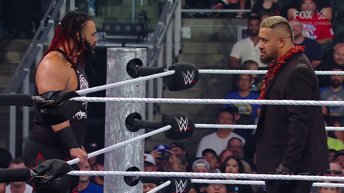 Solo calls the shots in the Bloodline ☝️ #SmackDown