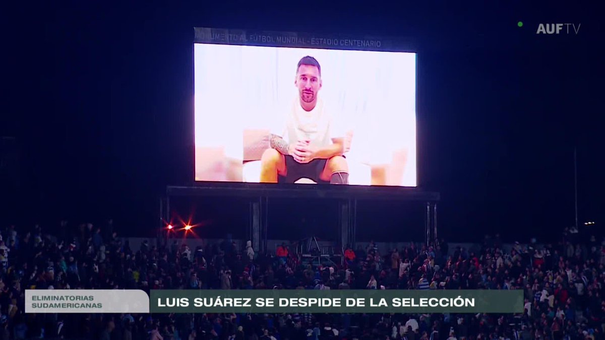 De Lionel Messi para Luis Suárez en la despedida del Pistolero de la selección de Uruguay. 🇦🇷🇺🇾⚽️❤️