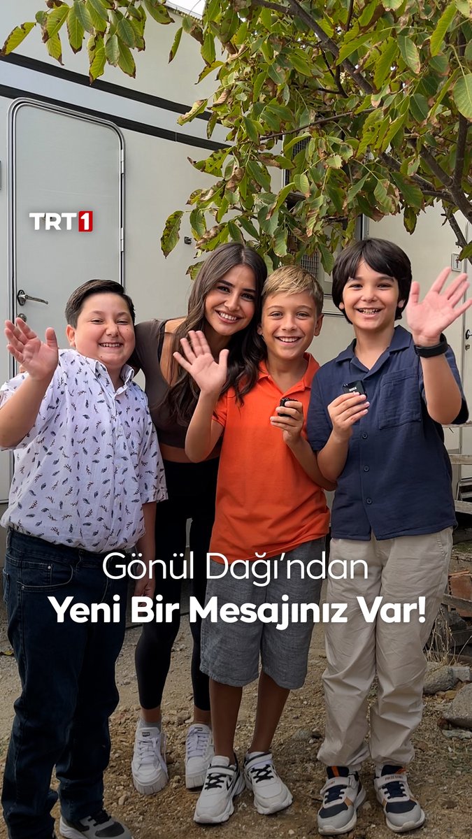 Gönül Dağı setinden yeni bir mesajınız var! ☺️ #GönülDağı yeni sezonuyla bu akşam saat 20.00'de TRT 1'de! 📺 Gönül Dağı
