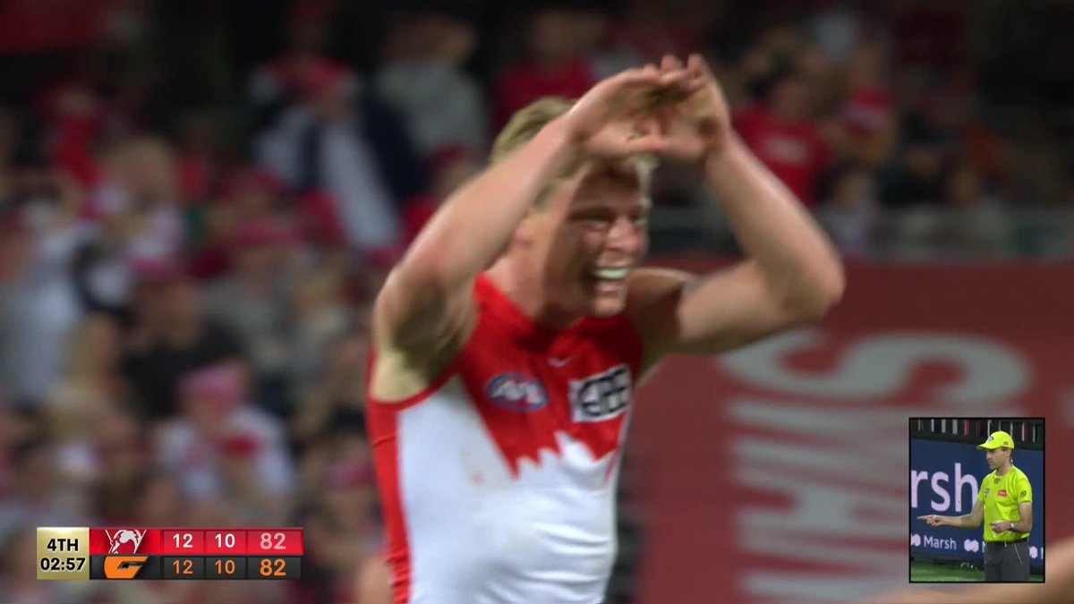ISAAC HEENEY STOP THAT 🤯 #AFLFinals #AFLSwansGiants
