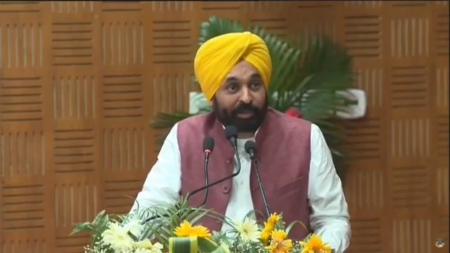ਅੱਜ ਵਾਲੀਆਂ ਮਿਲਾ ਕੇ ਹੁਣ ਤੱਕ ਢਾਈ ਸਾਲਾਂ ‘ਚ 44974 ਸਰਕਾਰੀ ਨੌਕਰੀਆਂ ਦੇ ਚੁੱਕੇ ਹਾਂ… ਮੈਨੂੰ ਬੇਹੱਦ ਖੁਸ਼ੀ ਹੈ ਕਿ ਤੁਸੀਂ ਸਾਰੇ ਪੰਜਾਬ ਸਰਕਾਰ ਅਤੇ ਰੰਗਲੇ ਪੰਜਾਬ ਦੇ ਪਰਿਵਾਰ ਦਾ ਹਿੱਸਾ ਬਣੇ ਹੋ... ਜੇਕਰ ਸਾਡੀ ਨੀਅਤ ਸਾਫ਼ ਹੈ ਤਾਂ ਹੀ ਇਹ ਸਭ ਸੰਭਵ ਹੋਇਆ ਹੈ...