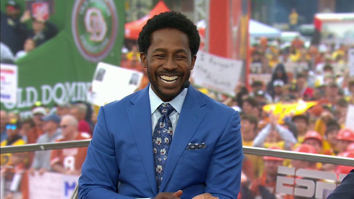 "It's great to be a Michigan Wolverine." 🗣️ Desmond Howard is back home in Ann Arbor 👏