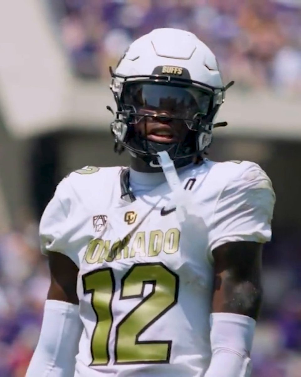 College football has had its fair share of two-way players, but it's been a long time since someone has dominated both sides of the ball in the way Travis Hunter has 😤