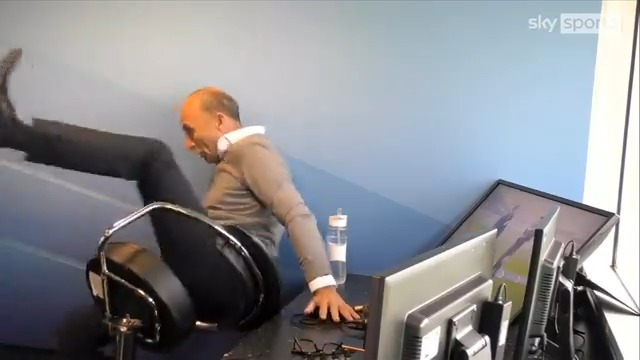 🪑 When Chris Woakes was forced to bowl off-spin, Nasser Hussain was so shocked that he fell off his chair - if you believe Michael Atherton...