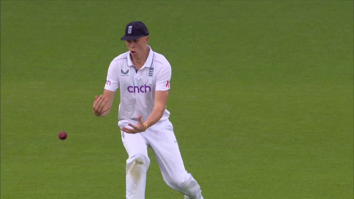 Josh Hull, on debut, has dropped a dolly 😱