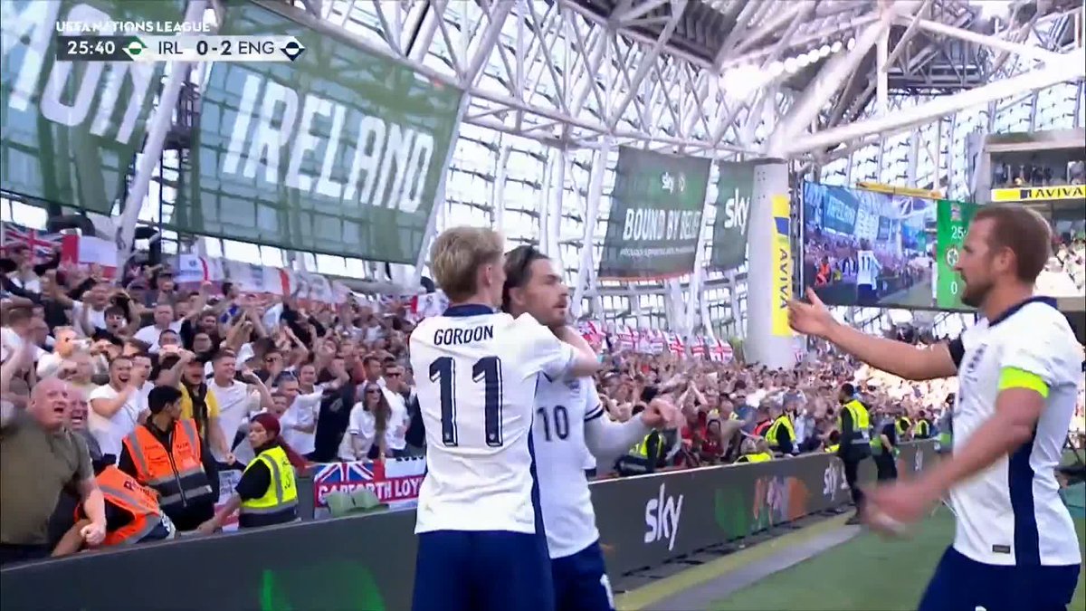 You couldn't write this... Declan Rice finds Jack Grealish who scores for England against the Republic of Ireland 🏴󠁧󠁢󠁥󠁮󠁧󠁿🇮🇪 #IREvENG