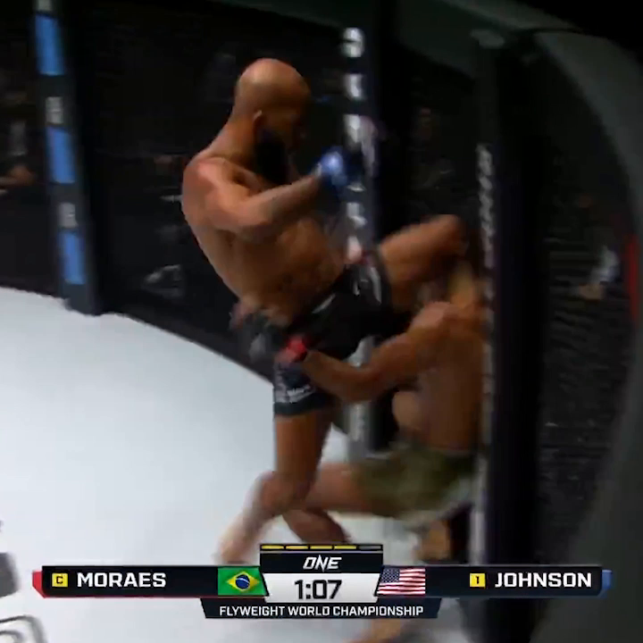 Demetrious Johnson's flying knee K.O. was FILTHY 🔥 (via ONE Championship)