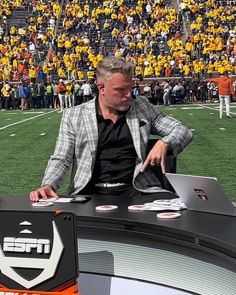 Pat hit 'em with the horns down at both GameDay sets 😂