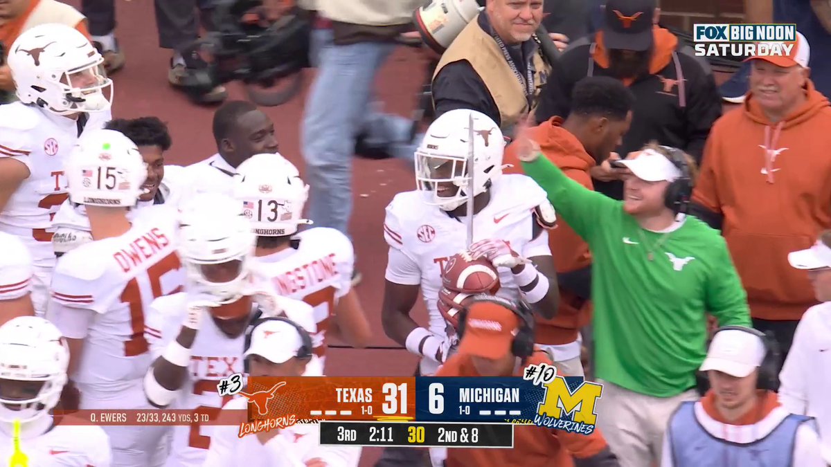 Texas pulled out the turnover sword stuck with 3 deflated footballs for the 3 turnovers today vs Michigan 🏈🗡️🤘