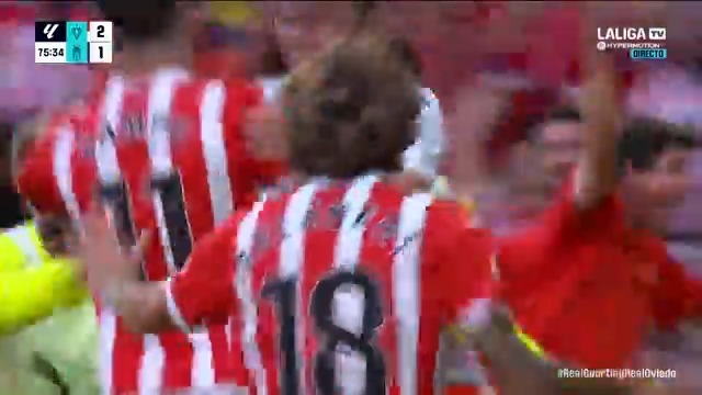 Víctor Campuzano se ha pasado el derbi asturiano 🔴⚪ #LALIGAHYPERMOTION