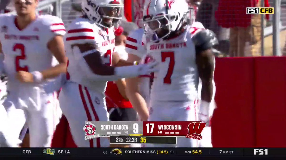 KEYONDRAY JONES-LOGAN TURNS ON THE JETS FOR THE TD!!! 💨 South Dakota Football