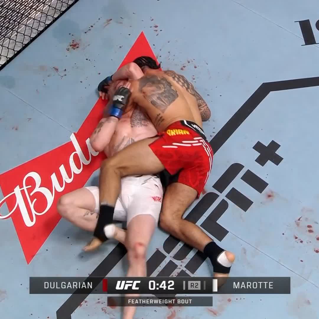 The Midwest Choppa is BACK in the win column 😤 Isaac Dulgarian secures an arm triangle in the second round! #UFCVegas97