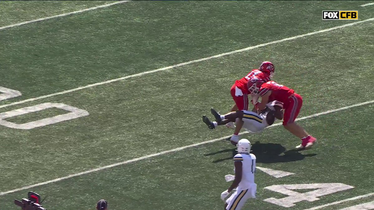 This is some of the dirtiest live play shit I’ve ever seen man 😬😬 Textbook targeting, very obviously trying to hurt him