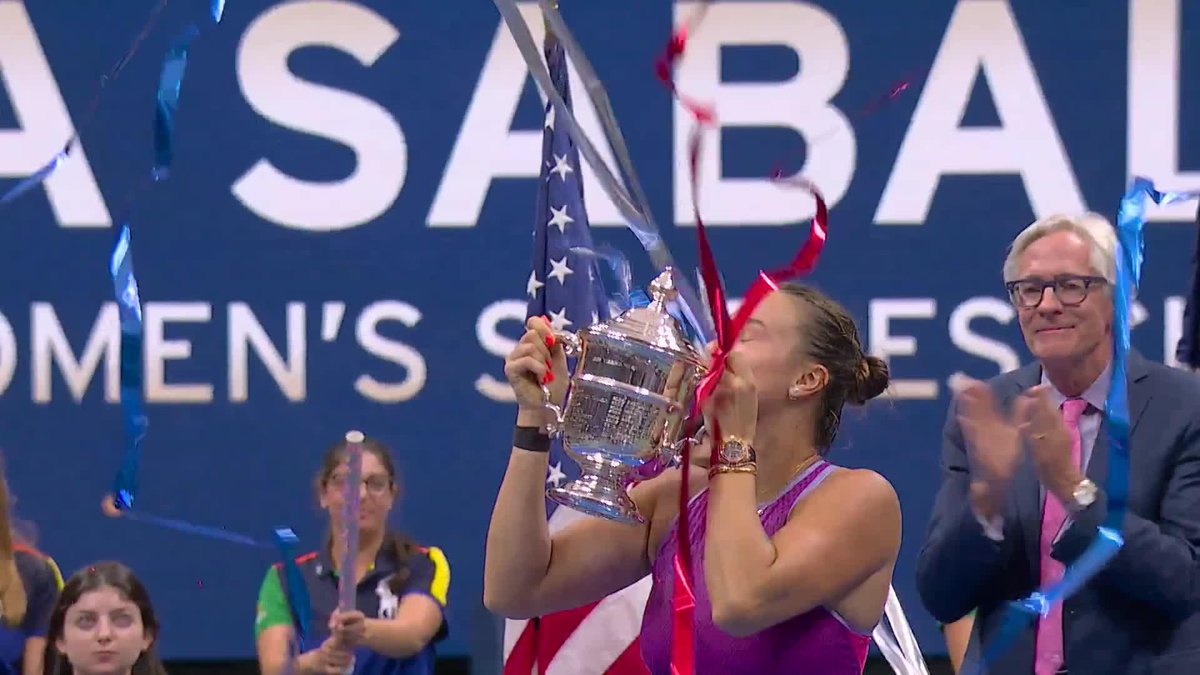 Aryna Sabalenka holds the US Open trophy high. The most dominant woman in the Grand Slams this year. The best hard court player in the world. Blood, sweat, &amp; tears went into this. Finally, this moment is HERS. 🥹🐅