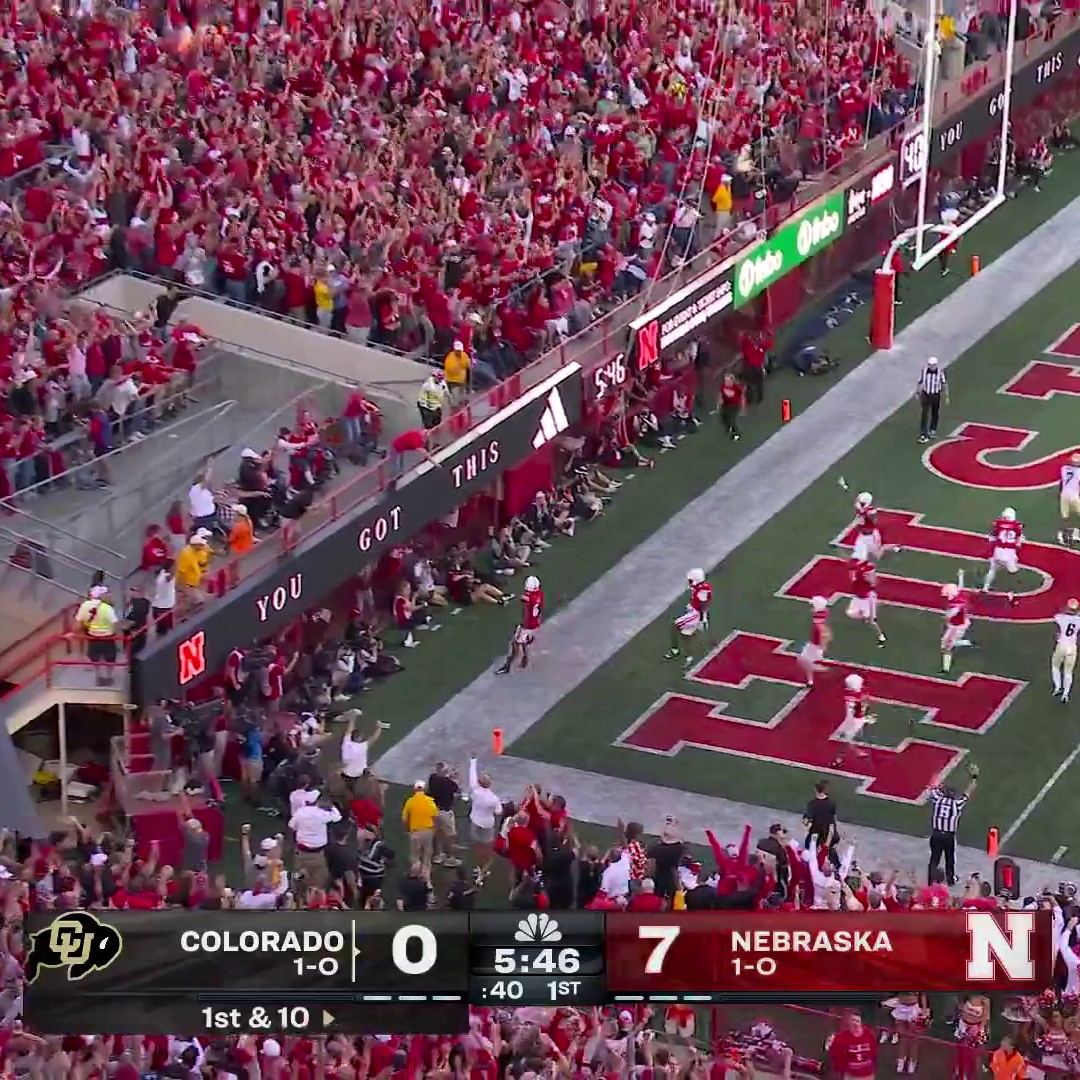 TOMMI HILL TO THE HOUSE AND THE SEA OF RED ERUPTS! 🔴 Nebraska Football 📺 NBC & Peacock