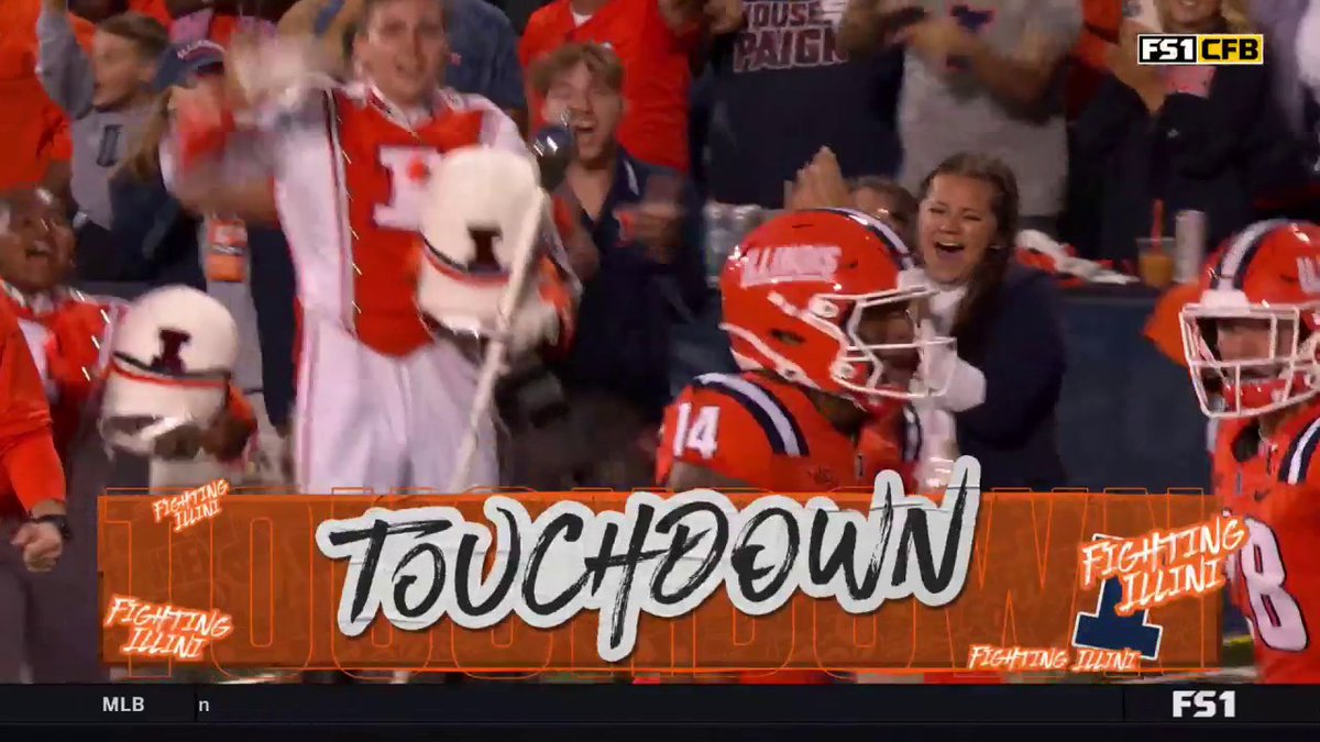 PICK 6 ANYONE?! 🔹🔸 Xavier Scott adds 6 for Illinois Football