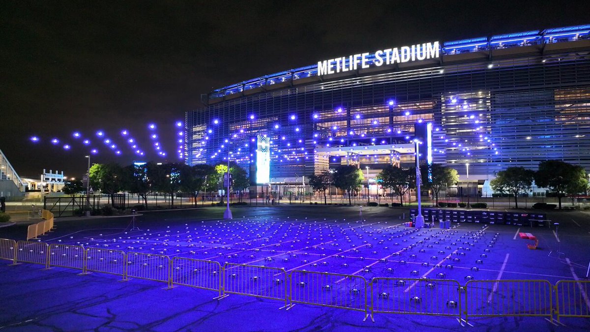 Last night’s drone show 👀 #Giants100