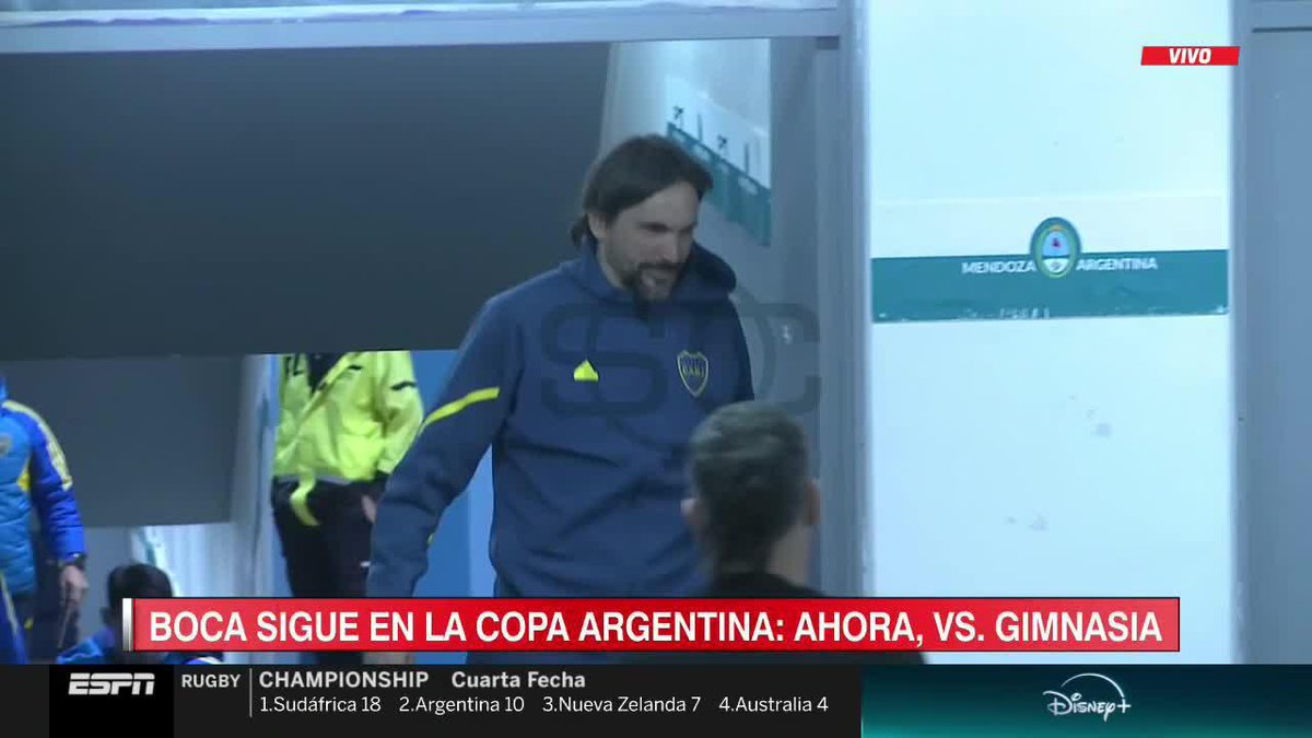 Mira como llora este tipo hermano, está en el lugar que solo toda su vida y por primera vez la moneda cayó de su lado. Uno no es de fierro.