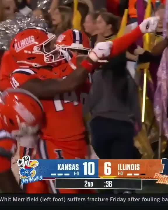 🔶 8 tackles 🔶 1 sack 🔶 1 FF 🔶 2 INT 🔶 1 TD Xavier Scott balled out in Illinois Football's upset win over No. 19 Kansas. #B1GFootball