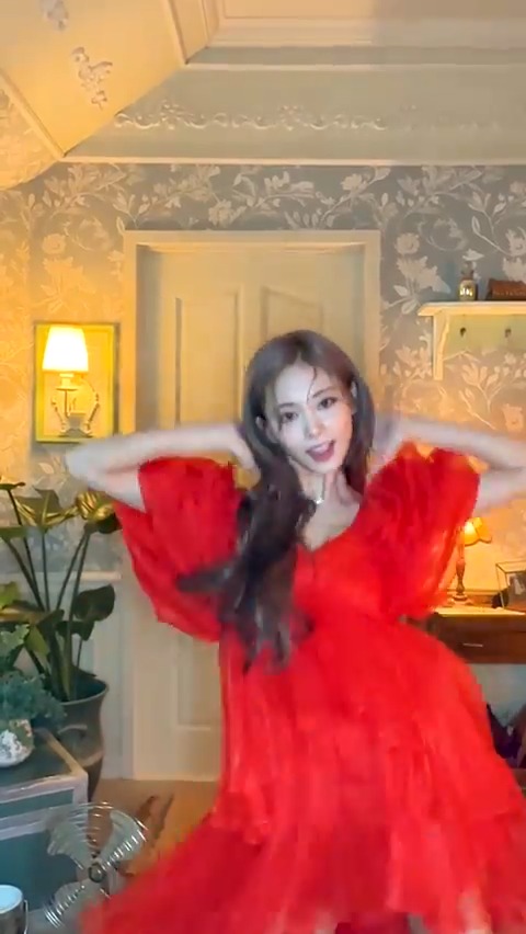 Gorgeous TZU 🥀 💙 Listen [abouTZU] 💙 #TWICE #트와이스 #TZUYU #쯔위 #abouTZU #RunAway