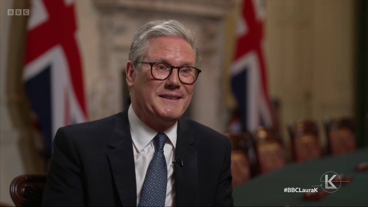 “I don’t like pictures of people staring down at me… I like landscapes” Prime Minister Keir Starmer tells #BBCLauraK about his decision to remove a portrait of Margaret Thatcher from the Downing Street study